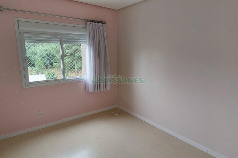 Apto Mobiliado com 93m², 3 dormitórios, 1 vaga, no bairro Charqueadas em Caxias do Sul para Alugar