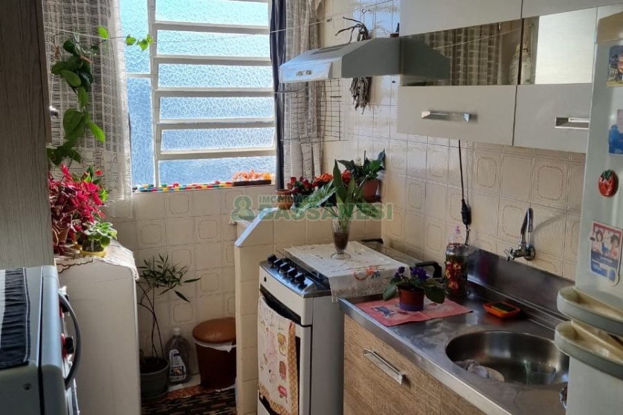 Apartamento com 57m², 2 dormitórios, 1 vaga, no bairro Jardim América em Caxias do Sul para Comprar
