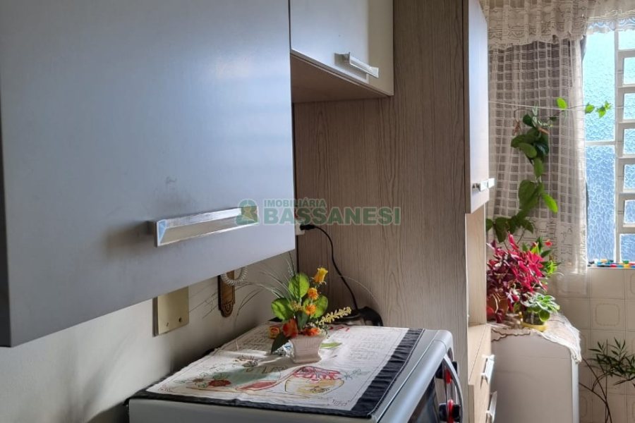 Apartamento com 57m², 2 dormitórios, 1 vaga, no bairro Jardim América em Caxias do Sul para Comprar