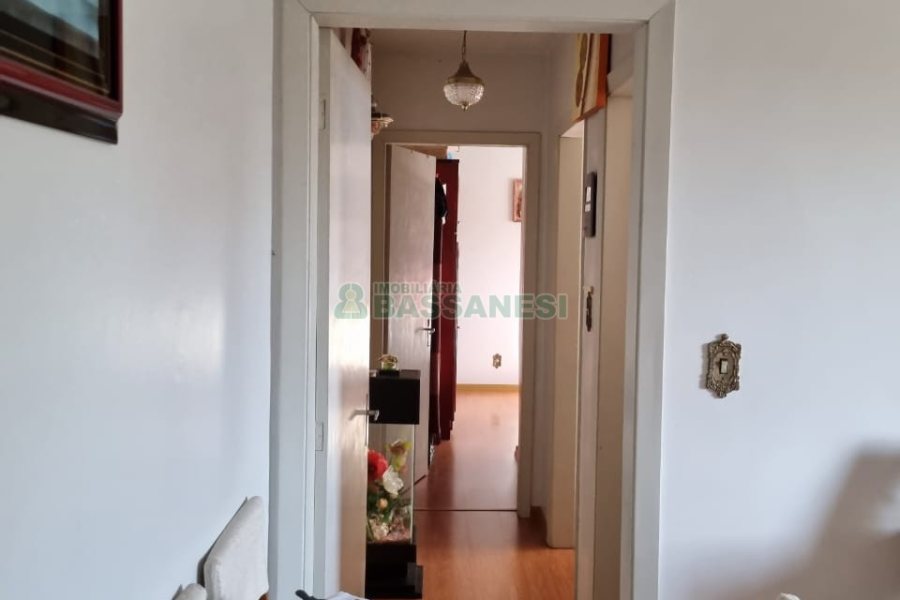 Apartamento com 57m², 2 dormitórios, 1 vaga, no bairro Jardim América em Caxias do Sul para Comprar