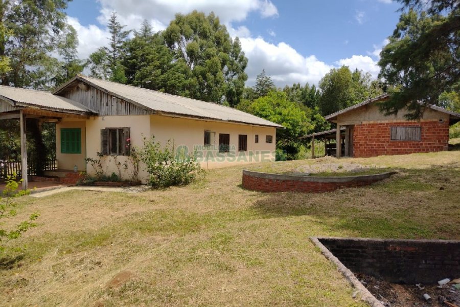 Chácara, 3 dormitórios, no bairro Vila Seca em Caxias do Sul para Comprar