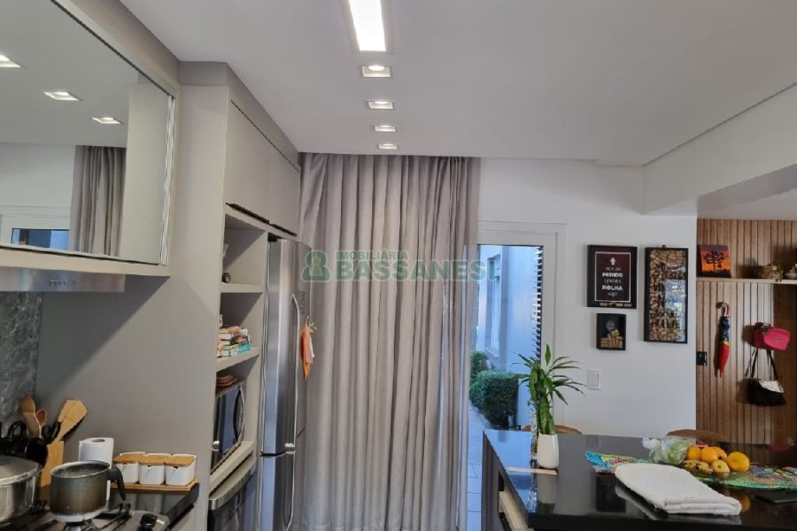 Casa com 114m², 3 dormitórios, 1 vaga, no bairro São Luiz em Caxias do Sul para Comprar