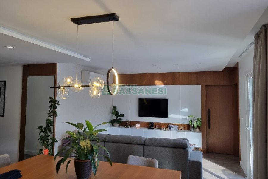 Casa com 114m², 3 dormitórios, 1 vaga, no bairro São Luiz em Caxias do Sul para Comprar