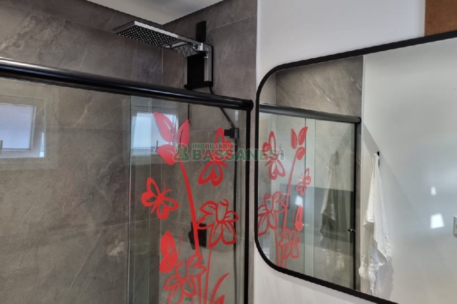 Casa com 114m², 3 dormitórios, 1 vaga, no bairro São Luiz em Caxias do Sul para Comprar