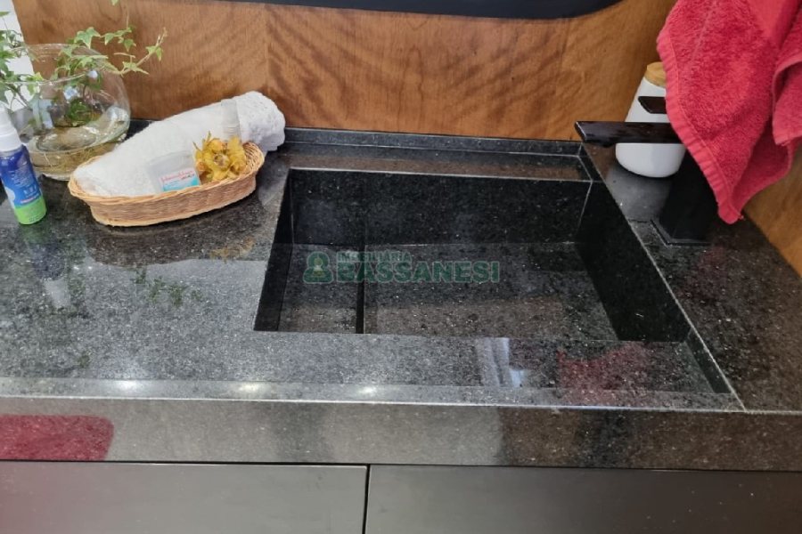 Casa com 114m², 3 dormitórios, 1 vaga, no bairro São Luiz em Caxias do Sul para Comprar