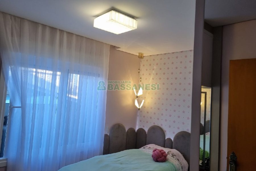 Casa com 114m², 3 dormitórios, 1 vaga, no bairro São Luiz em Caxias do Sul para Comprar