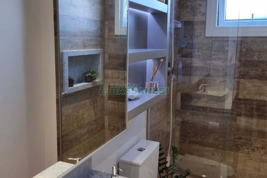 Casa com 114m², 3 dormitórios, 1 vaga, no bairro São Luiz em Caxias do Sul para Comprar