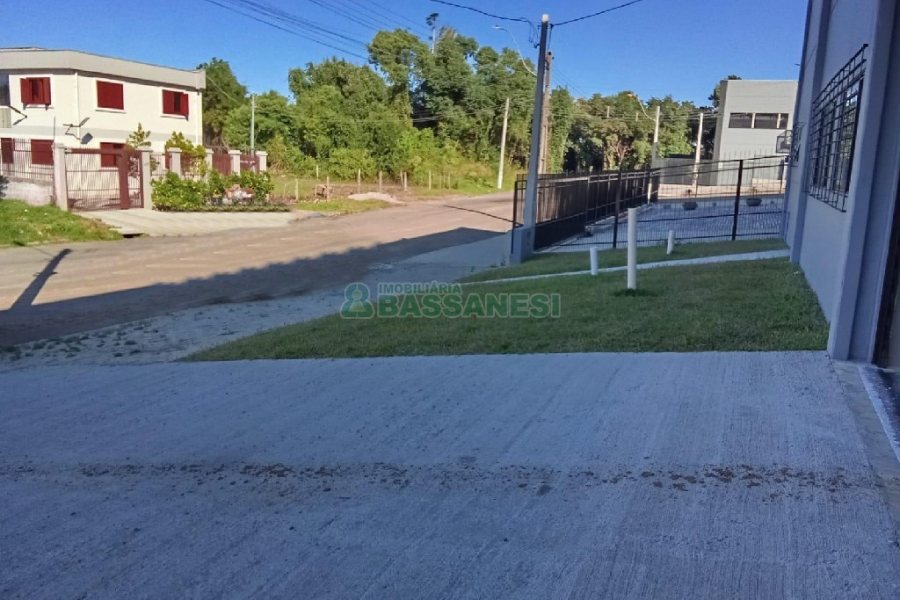 Pavilhão com 670m², no bairro Centenário em Caxias do Sul para Alugar