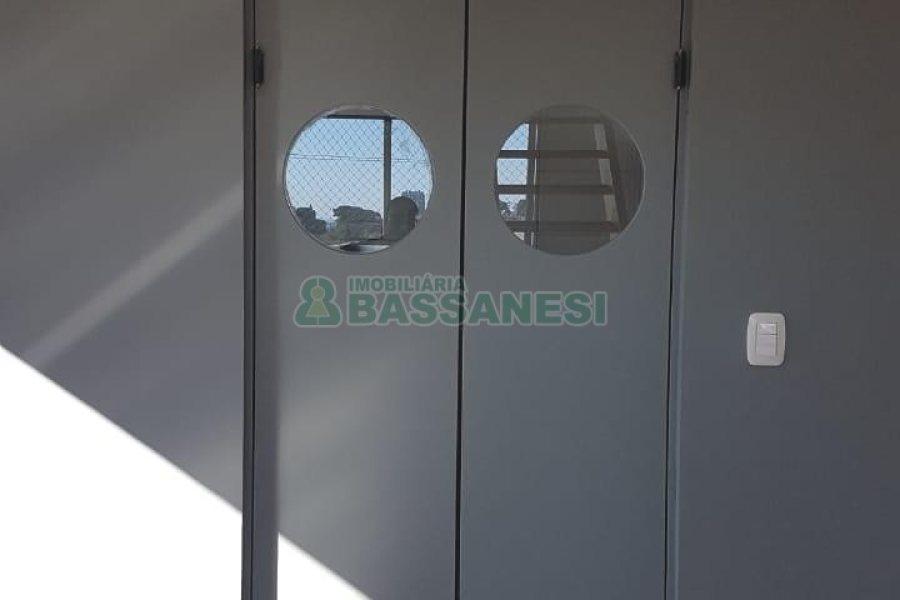 Apartamento com 96m², 2 dormitórios, 2 vagas, no bairro Petrópolis em Caxias do Sul para Comprar