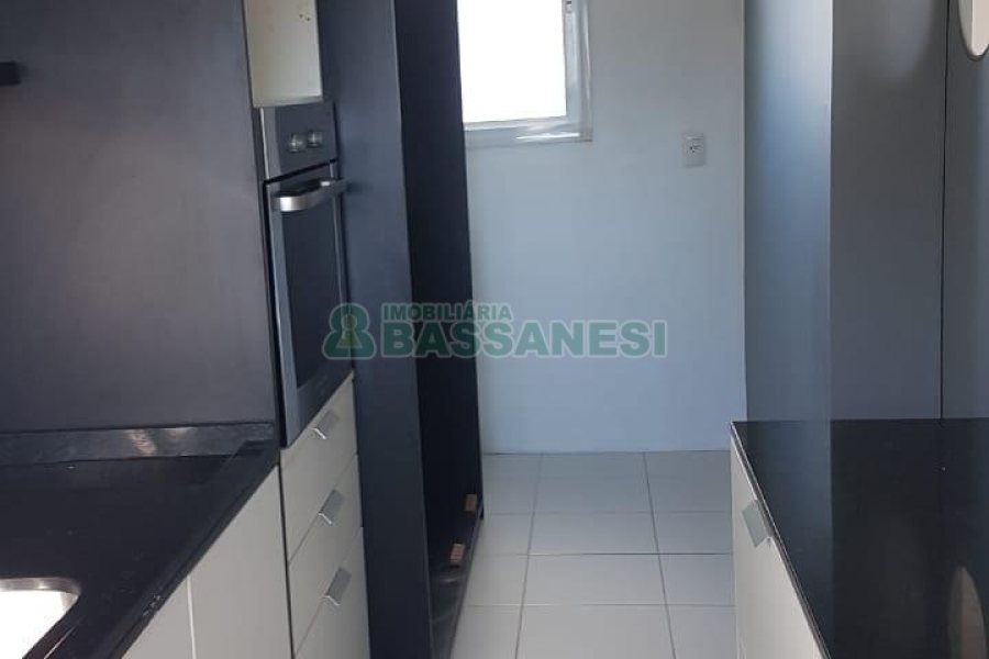 Apartamento com 96m², 2 dormitórios, 2 vagas, no bairro Petrópolis em Caxias do Sul para Comprar