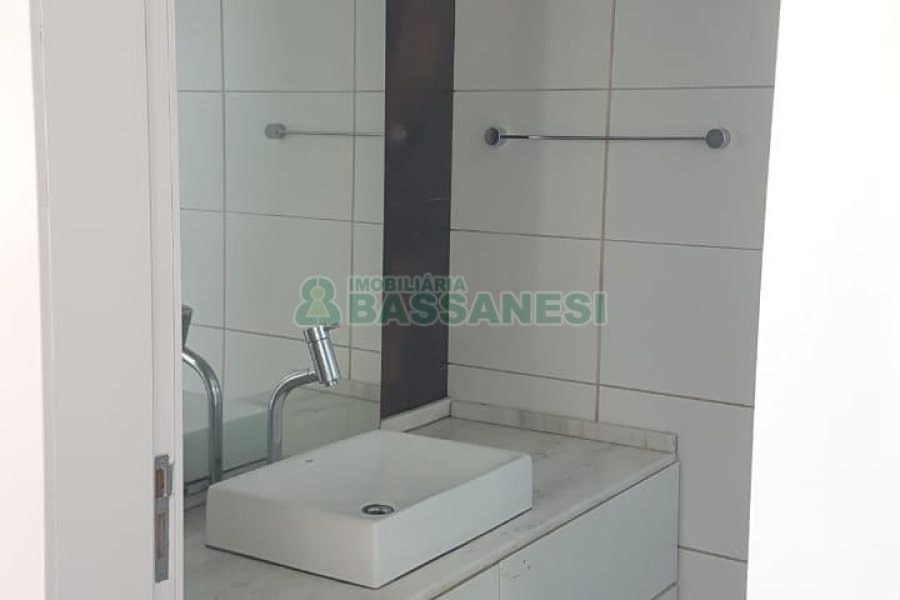 Apartamento com 96m², 2 dormitórios, 2 vagas, no bairro Petrópolis em Caxias do Sul para Comprar