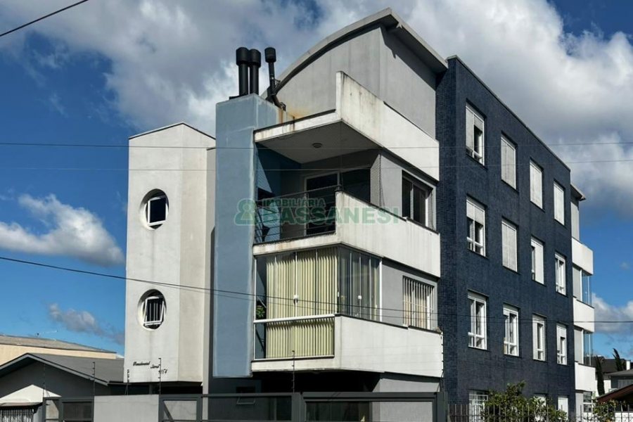 Apartamento com 96m², 2 dormitórios, 2 vagas, no bairro Petrópolis em Caxias do Sul para Comprar