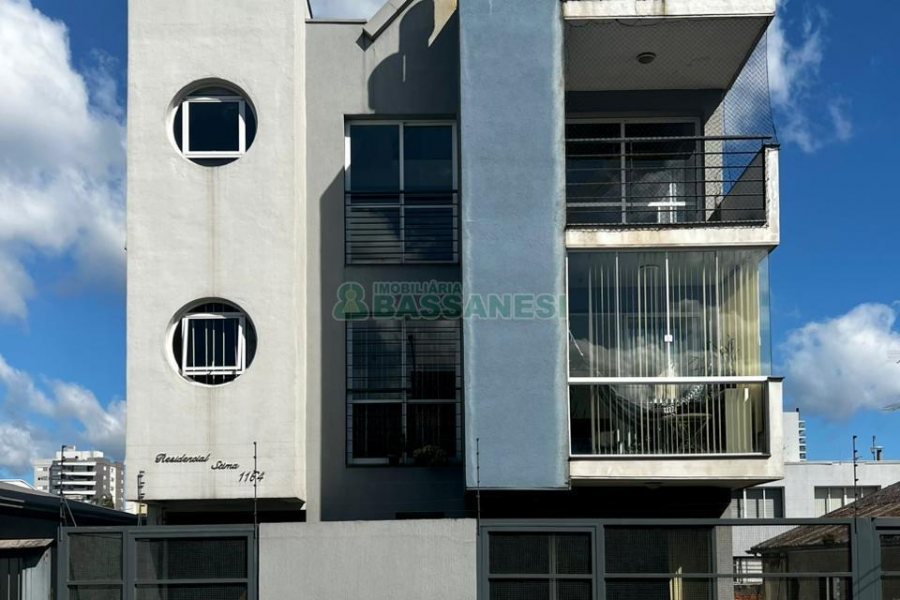 Apartamento com 96m², 2 dormitórios, 2 vagas, no bairro Petrópolis em Caxias do Sul para Comprar