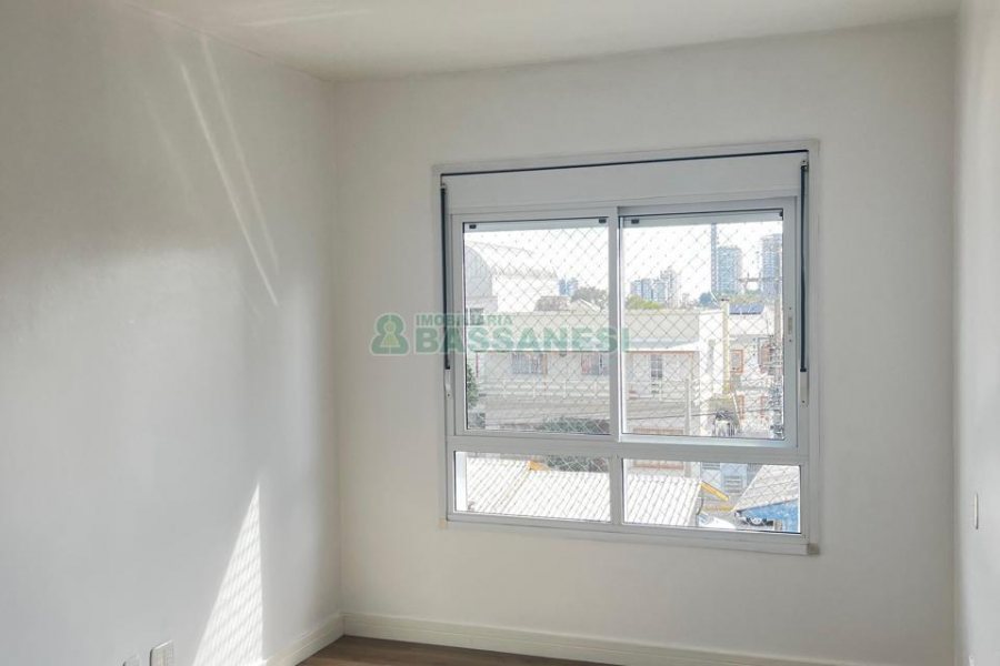 Apartamento com 96m², 2 dormitórios, 2 vagas, no bairro Petrópolis em Caxias do Sul para Comprar