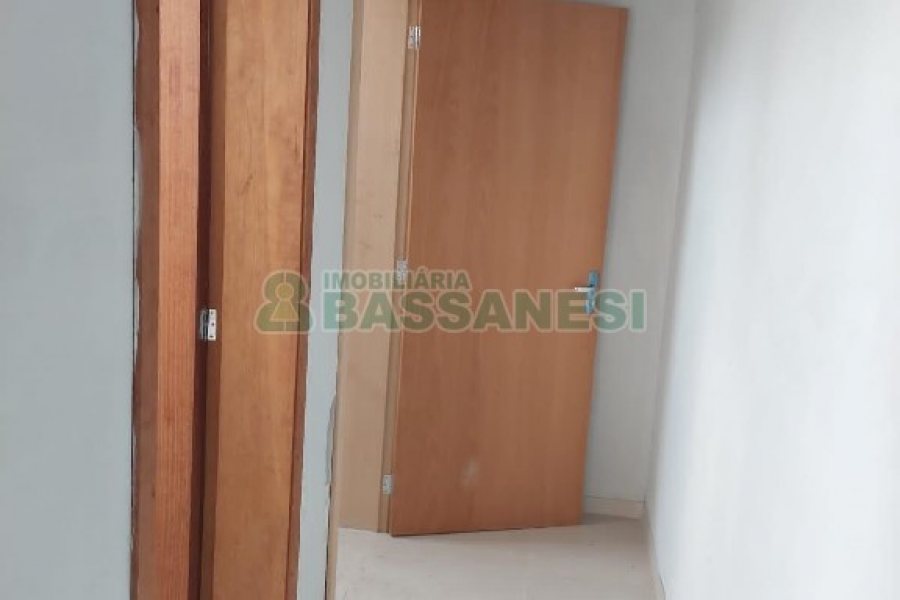 Pavilhão com 480m², no bairro Santa Fé em Caxias do Sul para Alugar