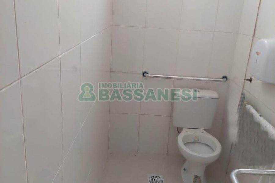 Pavilhão com 480m², no bairro Santa Fé em Caxias do Sul para Alugar