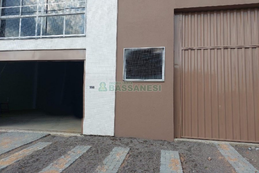 Pavilhão com 480m², no bairro Santa Fé em Caxias do Sul para Alugar