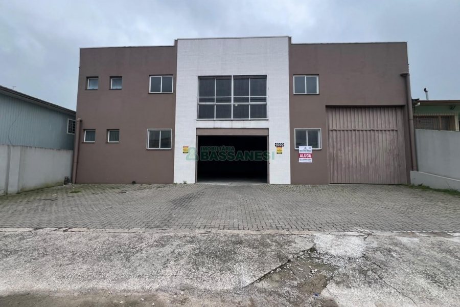 Pavilhão com 480m², no bairro Santa Fé em Caxias do Sul para Alugar