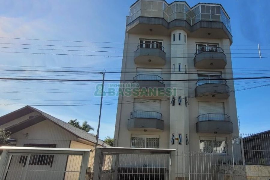 Apto Mobiliado com 65m², 2 dormitórios, 1 vaga, no bairro Santa Catarina em Caxias do Sul para Comprar