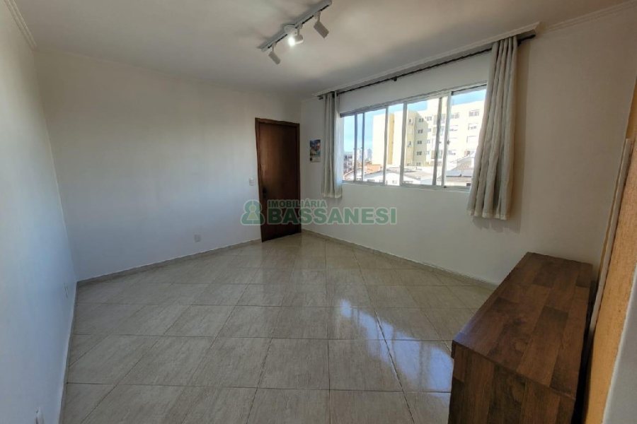 Apto Mobiliado com 65m², 2 dormitórios, 1 vaga, no bairro Santa Catarina em Caxias do Sul para Comprar