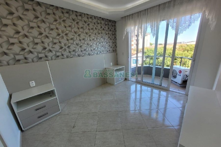 Apto Mobiliado com 65m², 2 dormitórios, 1 vaga, no bairro Santa Catarina em Caxias do Sul para Comprar