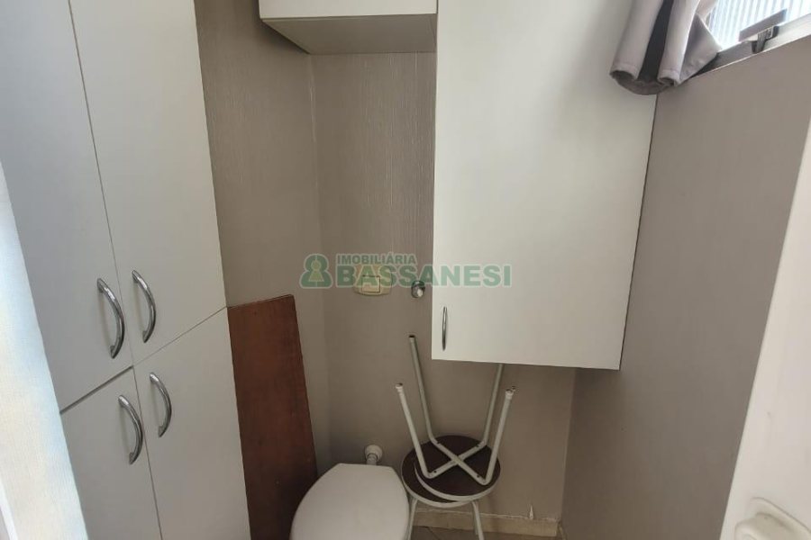 Apto Mobiliado com 65m², 2 dormitórios, 1 vaga, no bairro Santa Catarina em Caxias do Sul para Comprar