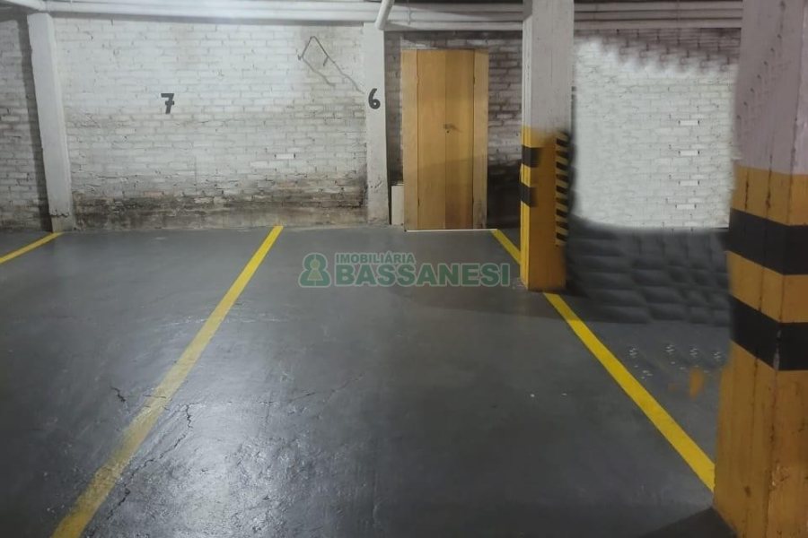 Apto Mobiliado com 65m², 2 dormitórios, 1 vaga, no bairro Santa Catarina em Caxias do Sul para Comprar