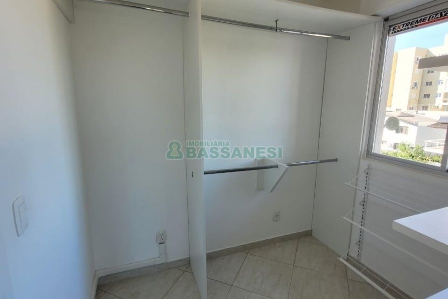 Apto Mobiliado com 65m², 2 dormitórios, 1 vaga, no bairro Santa Catarina em Caxias do Sul para Comprar