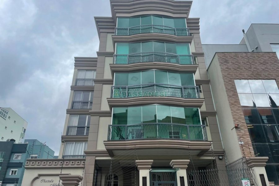 Apartamento com 98m², 3 dormitórios, 2 vagas, no bairro Sanvitto em Caxias do Sul para Comprar