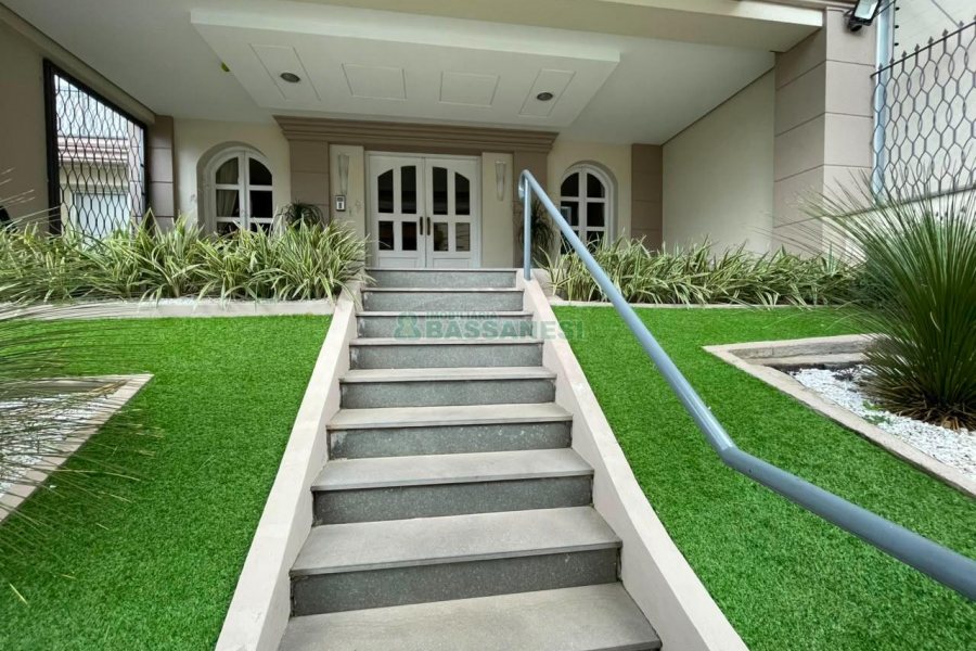 Apartamento com 98m², 3 dormitórios, 2 vagas, no bairro Sanvitto em Caxias do Sul para Comprar