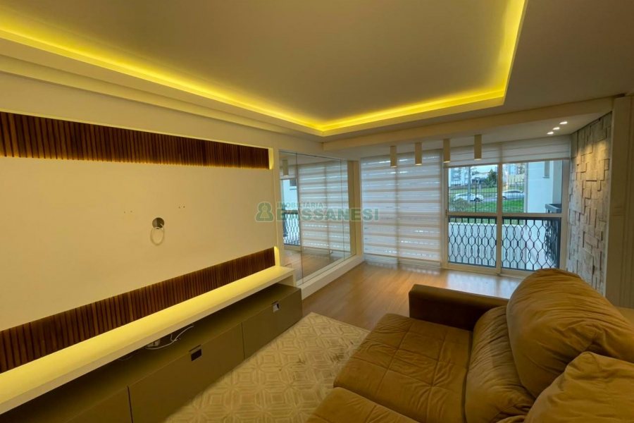 Apartamento com 98m², 3 dormitórios, 2 vagas, no bairro Sanvitto em Caxias do Sul para Comprar