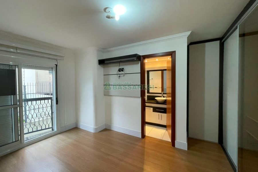 Apartamento com 98m², 3 dormitórios, 2 vagas, no bairro Sanvitto em Caxias do Sul para Comprar