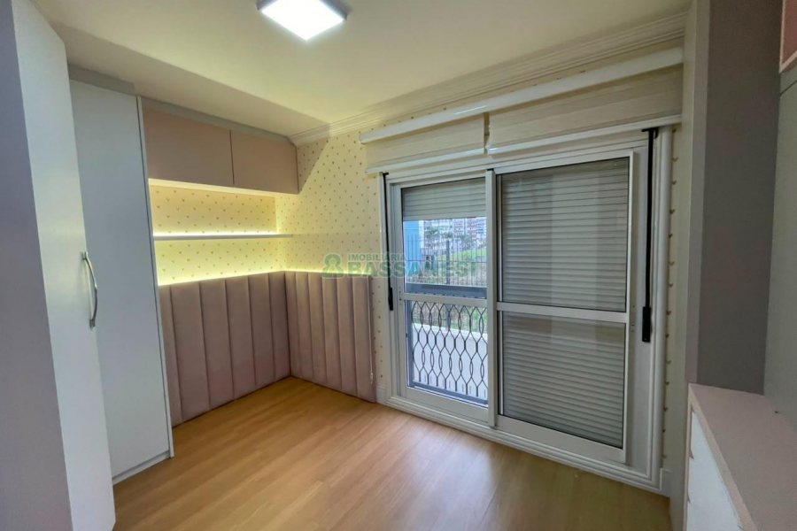 Apartamento com 98m², 3 dormitórios, 2 vagas, no bairro Sanvitto em Caxias do Sul para Comprar