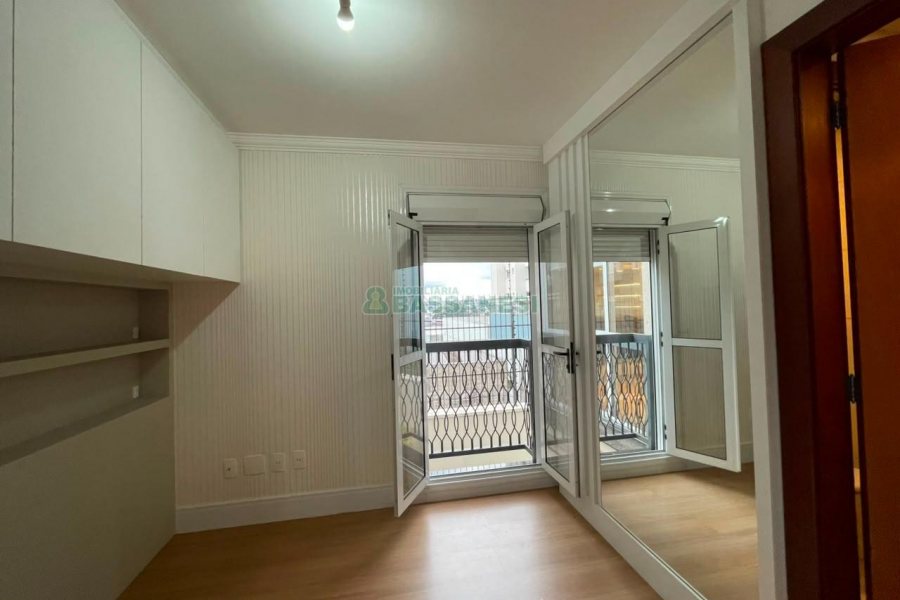 Apartamento com 98m², 3 dormitórios, 2 vagas, no bairro Sanvitto em Caxias do Sul para Comprar