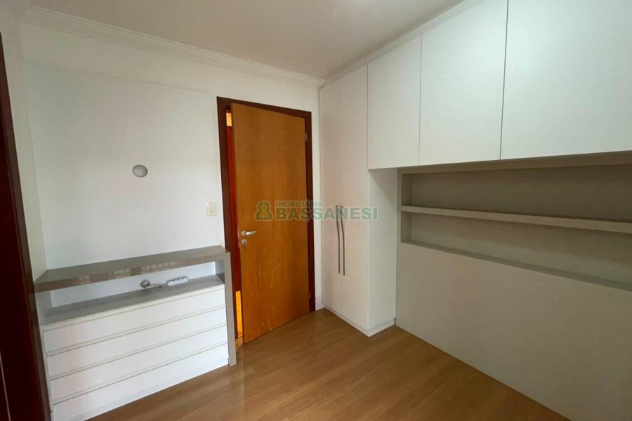 Apartamento com 98m², 3 dormitórios, 2 vagas, no bairro Sanvitto em Caxias do Sul para Comprar