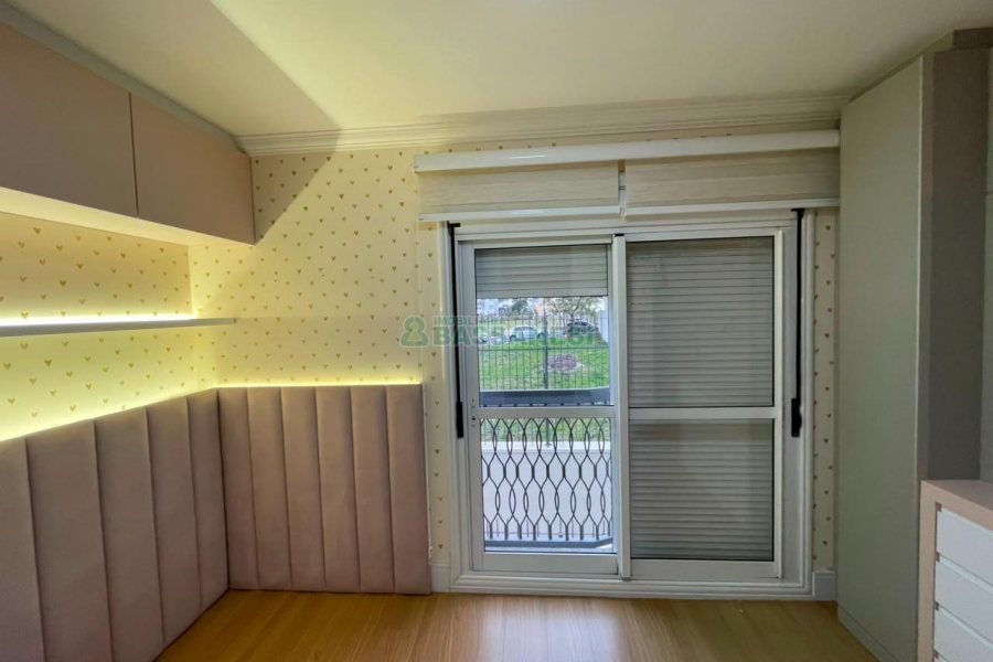 Apartamento com 98m², 3 dormitórios, 2 vagas, no bairro Sanvitto em Caxias do Sul para Comprar