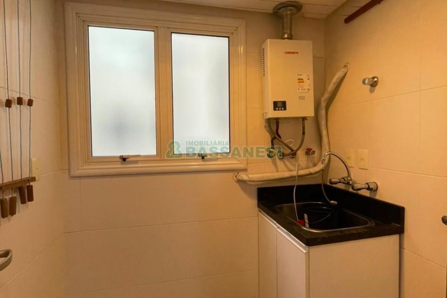 Apartamento com 98m², 3 dormitórios, 2 vagas, no bairro Sanvitto em Caxias do Sul para Comprar