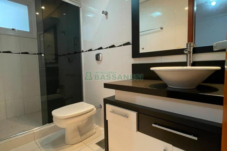 Apartamento com 98m², 3 dormitórios, 2 vagas, no bairro Sanvitto em Caxias do Sul para Comprar