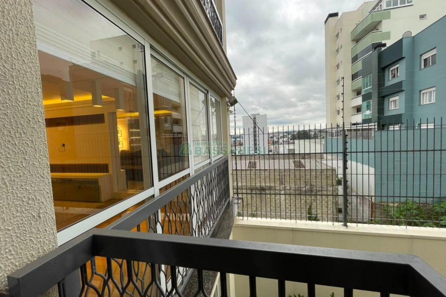 Apartamento com 98m², 3 dormitórios, 2 vagas, no bairro Sanvitto em Caxias do Sul para Comprar