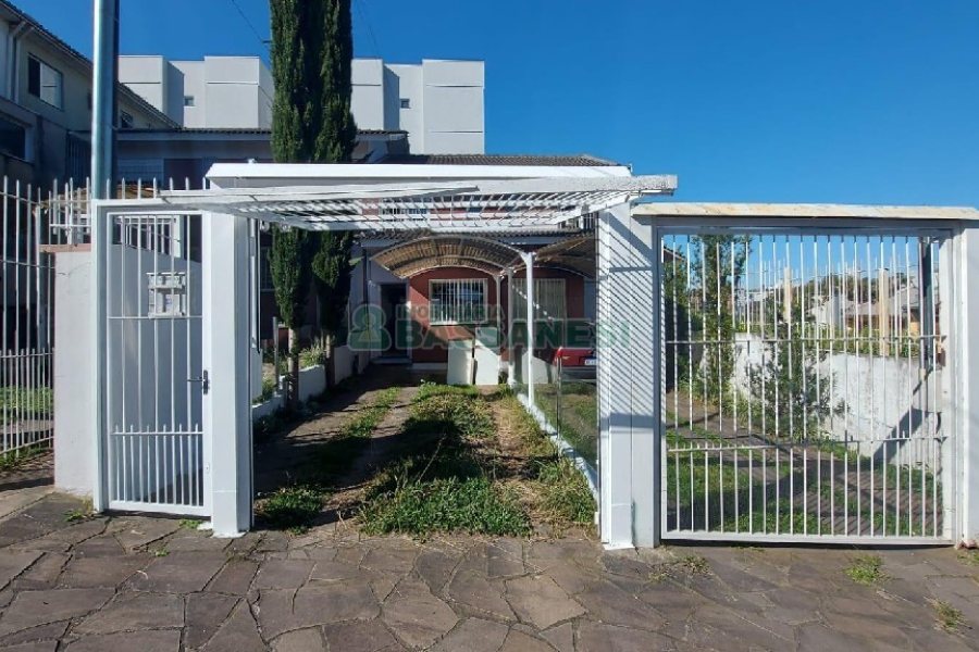 Sobrado com 57m², 2 dormitórios, 2 vagas, no bairro Santa Catarina em Caxias do Sul para Comprar