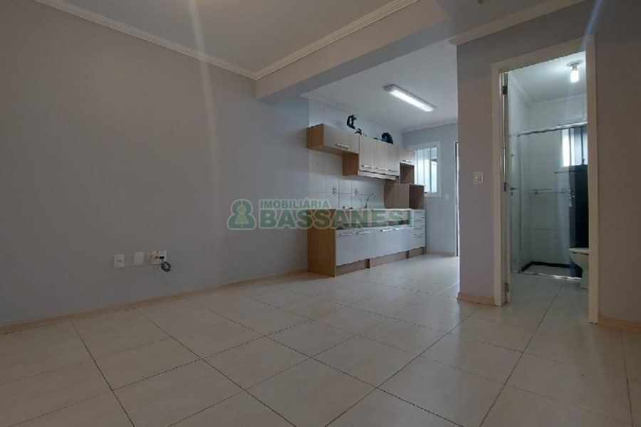 Sobrado com 57m², 2 dormitórios, 2 vagas, no bairro Santa Catarina em Caxias do Sul para Comprar