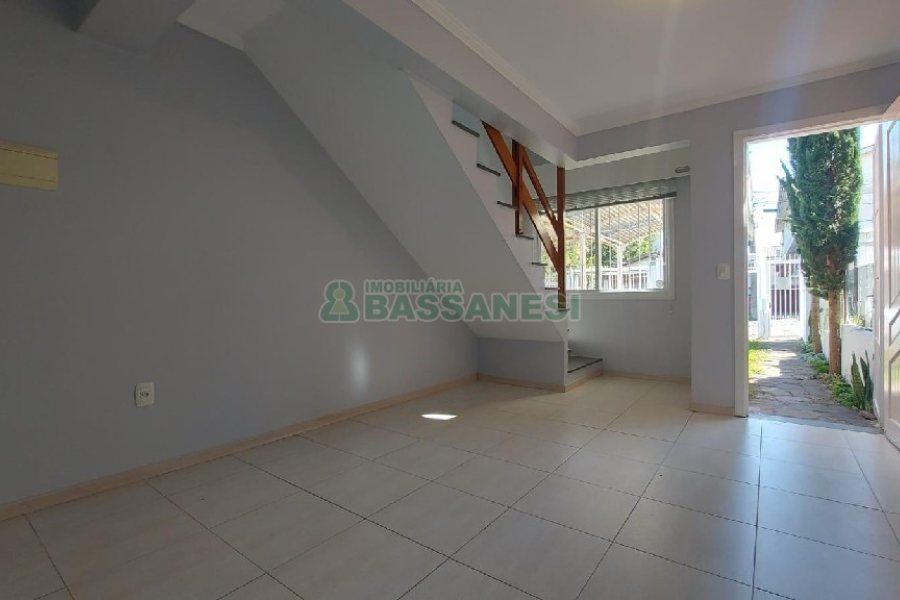 Sobrado com 57m², 2 dormitórios, 2 vagas, no bairro Santa Catarina em Caxias do Sul para Comprar