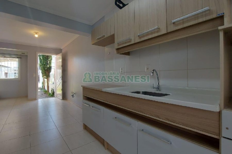 Sobrado com 57m², 2 dormitórios, 2 vagas, no bairro Santa Catarina em Caxias do Sul para Comprar