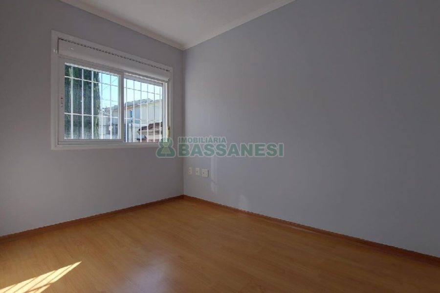 Sobrado com 57m², 2 dormitórios, 2 vagas, no bairro Santa Catarina em Caxias do Sul para Comprar