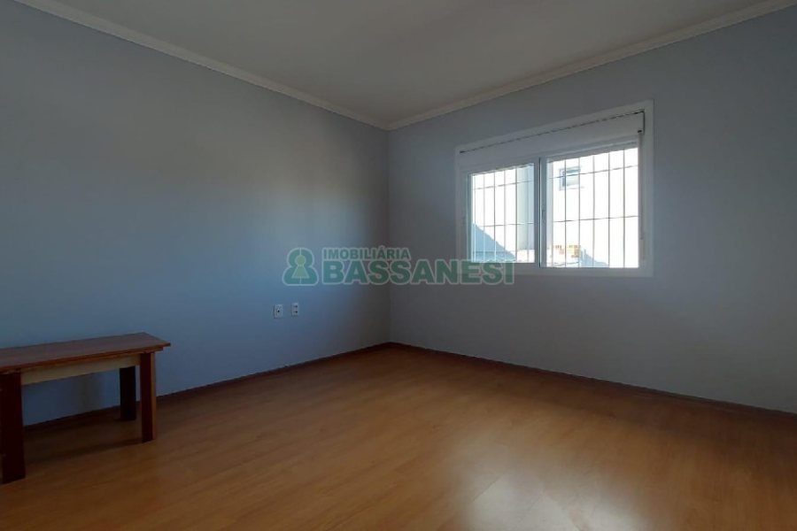 Sobrado com 57m², 2 dormitórios, 2 vagas, no bairro Santa Catarina em Caxias do Sul para Comprar