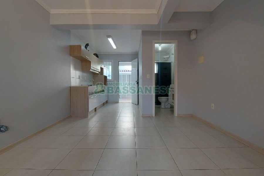 Sobrado com 57m², 2 dormitórios, 2 vagas, no bairro Santa Catarina em Caxias do Sul para Comprar