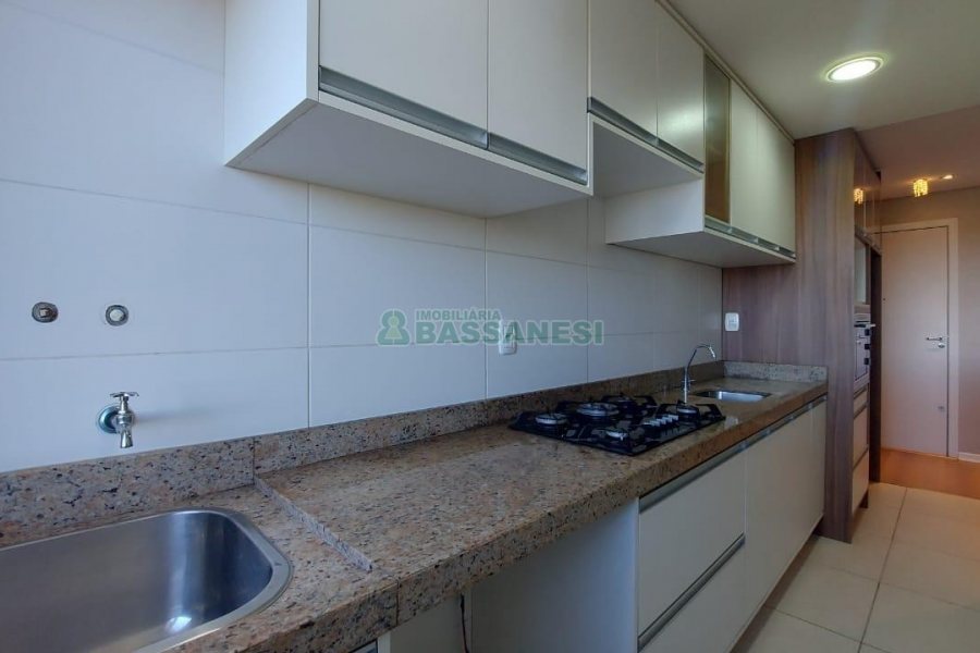 Apto Mobiliado com 54m², 2 dormitórios, 1 vaga, no bairro Santa Catarina em Caxias do Sul para Comprar