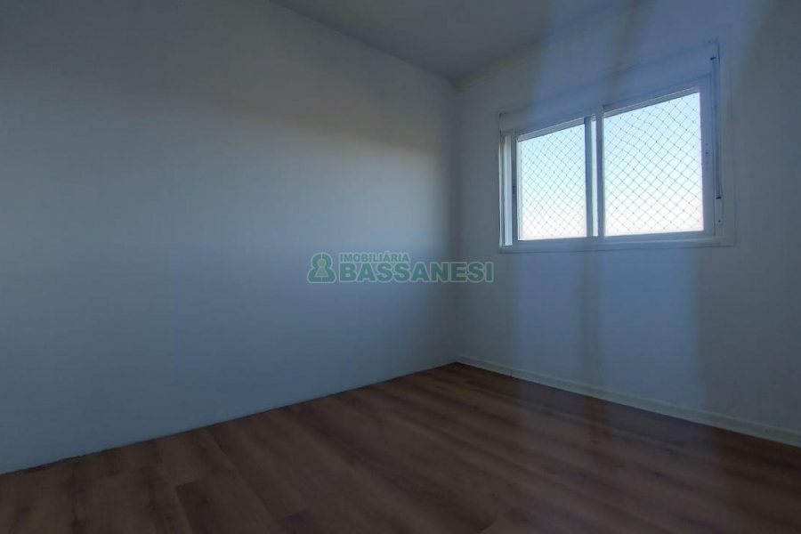 Apto Mobiliado com 54m², 2 dormitórios, 1 vaga, no bairro Santa Catarina em Caxias do Sul para Comprar