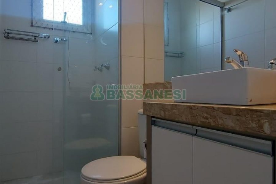 Apto Mobiliado com 54m², 2 dormitórios, 1 vaga, no bairro Santa Catarina em Caxias do Sul para Comprar