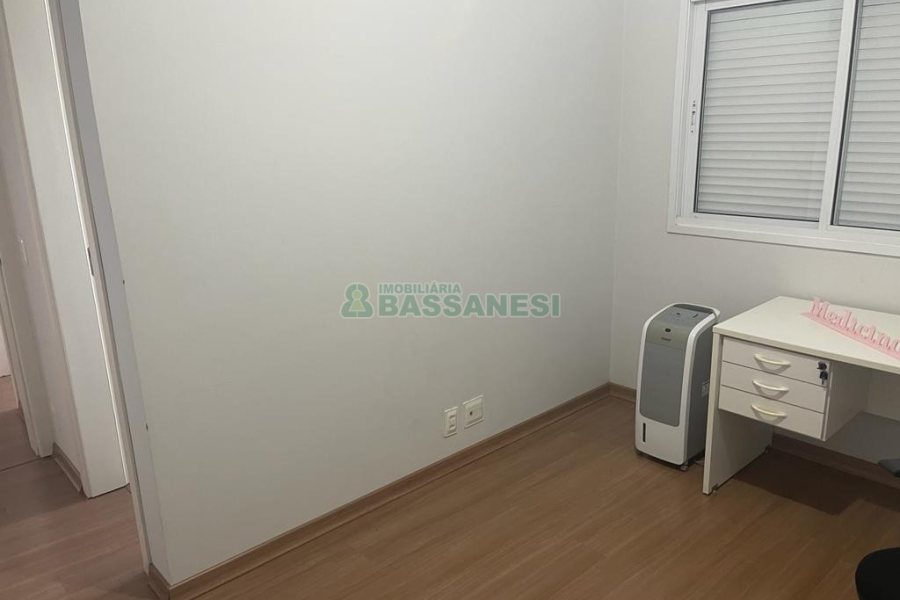 Apartamento com 63m², 2 dormitórios, 1 vaga, no bairro Petrópolis em Caxias do Sul para Comprar
